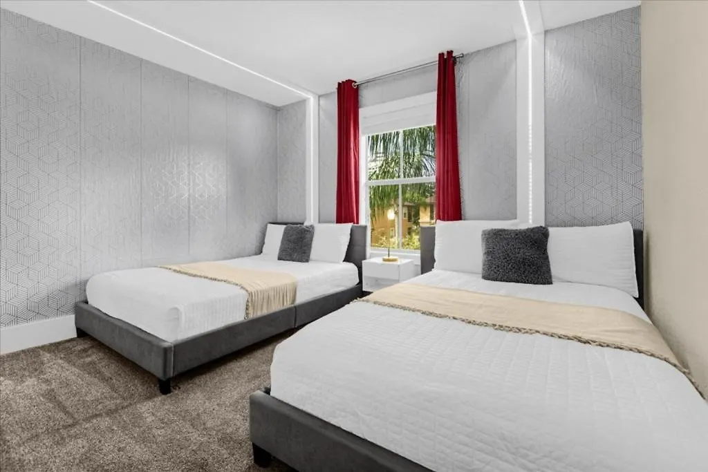 4 Bedrooms- 3,5 Bathroom Regal Palms 340 Ma Davenport USA