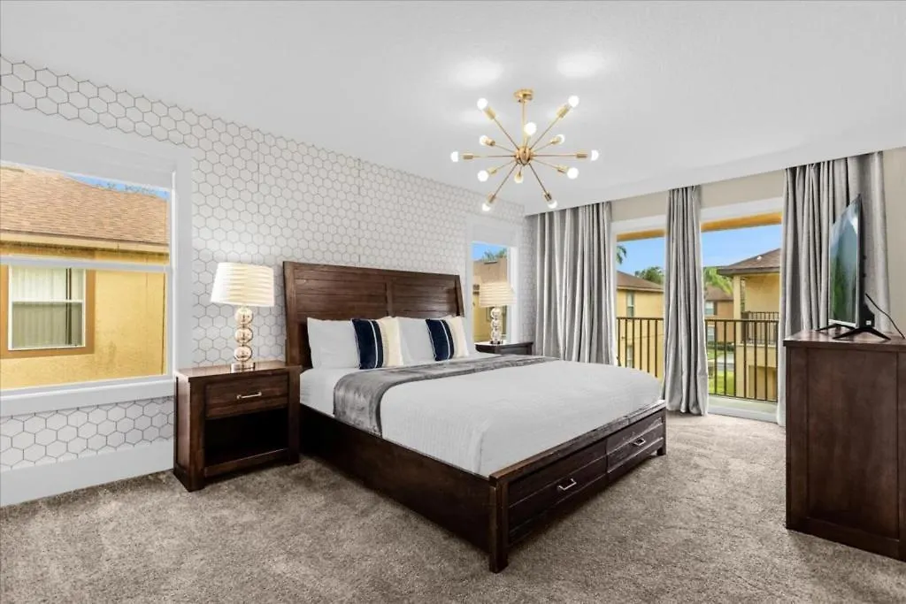 4 Bedrooms- 3,5 Bathroom Regal Palms 340 Ma Davenport 0*,
