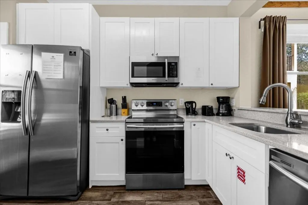 4 Bedrooms- 3,5 Bathroom Regal Palms 340 Ma Davenport