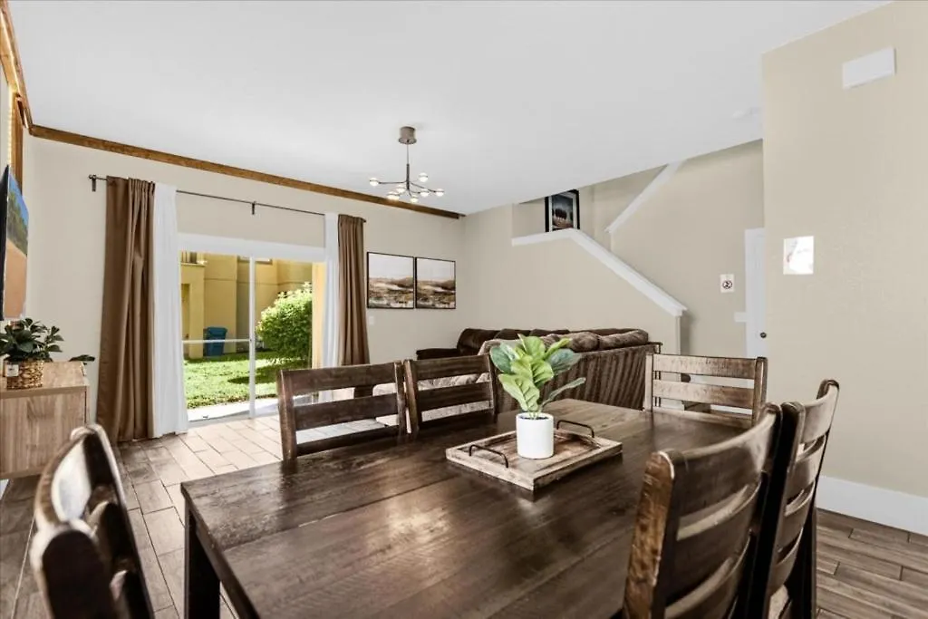 4 Bedrooms- 3,5 Bathroom Regal Palms 340 Ma Davenport